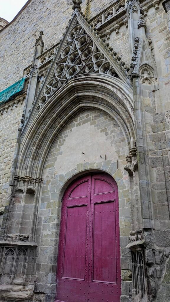 Église Saint-Vincent Carcassonne outside