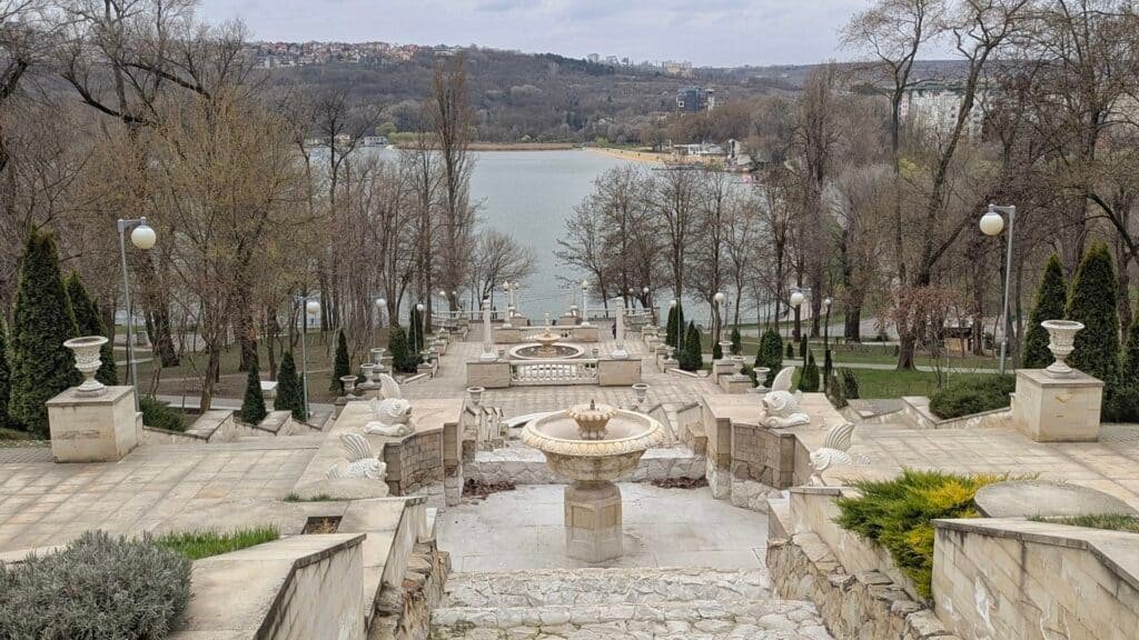 cascade steps valea morilor park