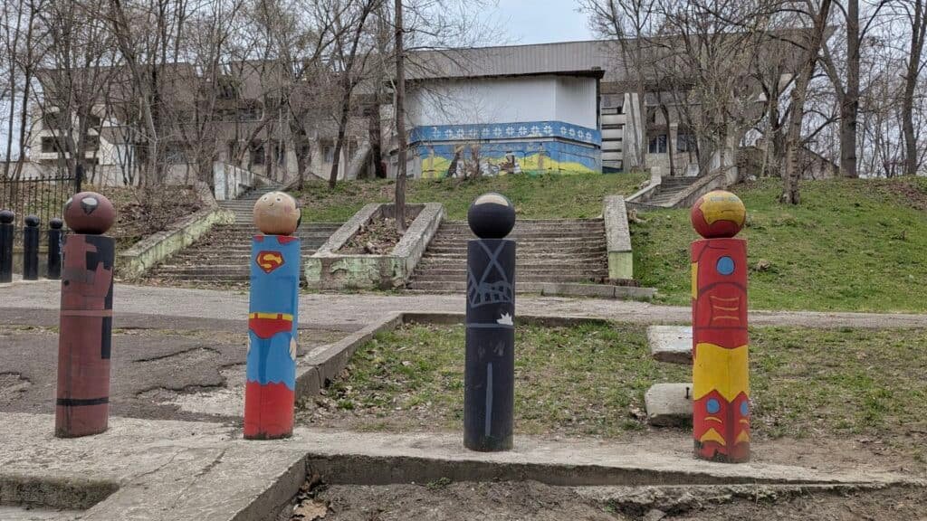 bollards Chisinau park