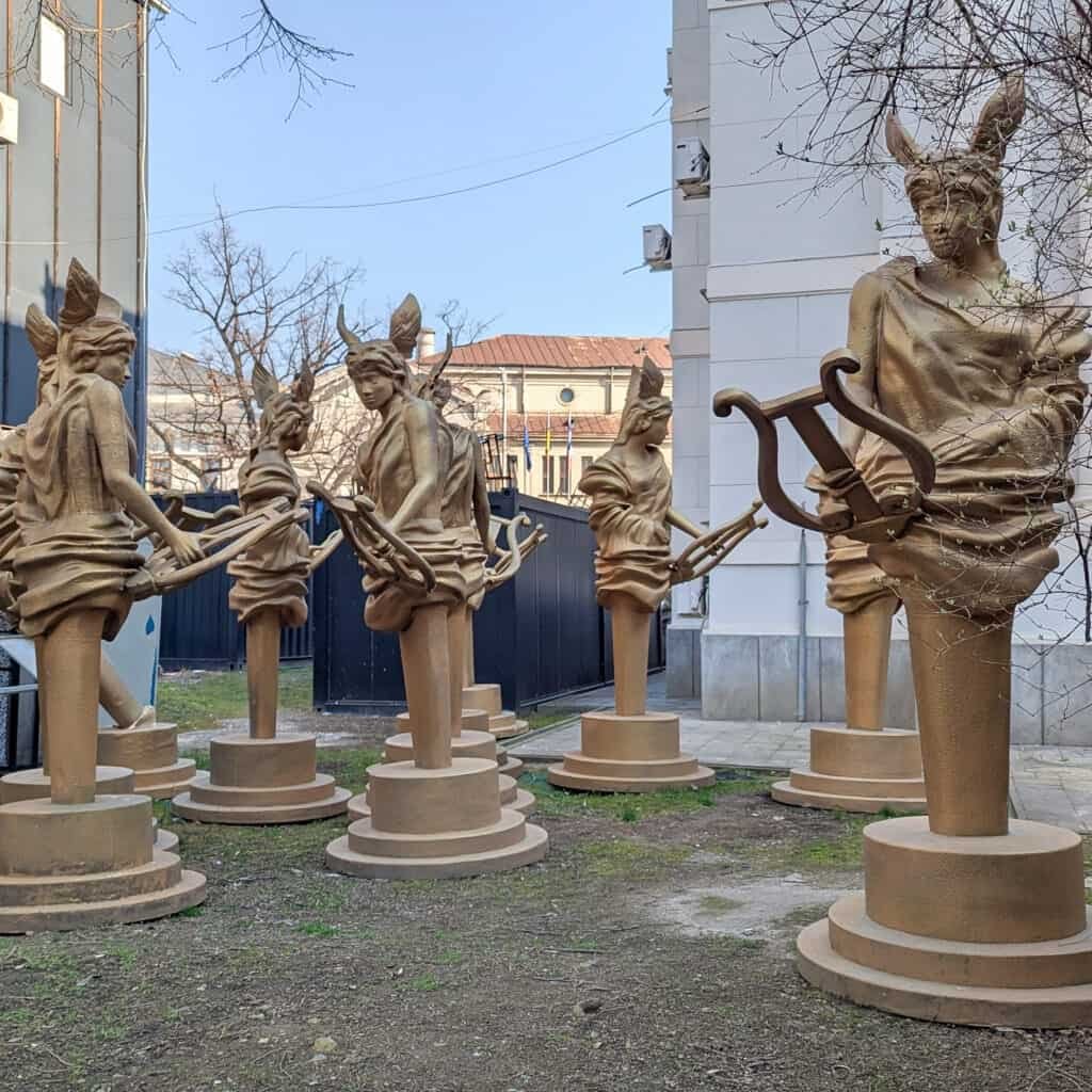 iasi theatre props