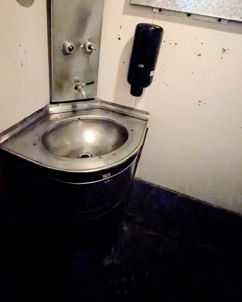 moldova bathroom basin on pretenia sleeper between bucharest and chisinau