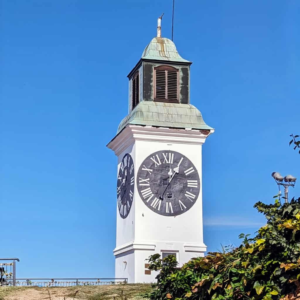 backwards clock Novi Sad