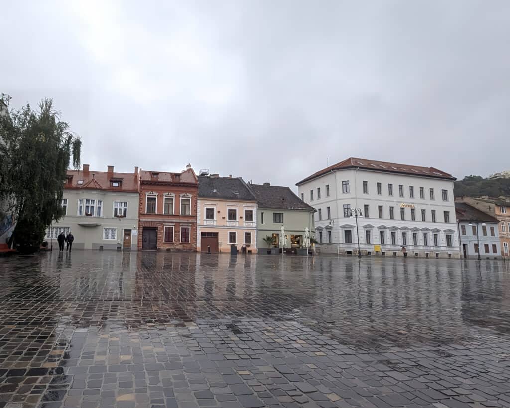 Piața Sfântul Ioan Brasov 1