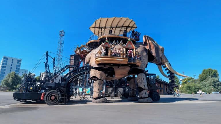 Grand Elephant of Nantes walking in the Parc des Chantiers