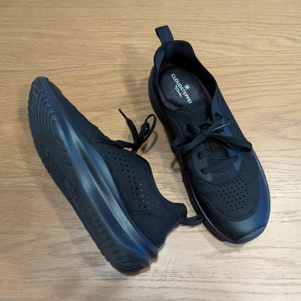 Ultralight Trainers - Sneakers - Clarks Cloudsteppers Solvenva Tie - 330g in UK Size 6.5