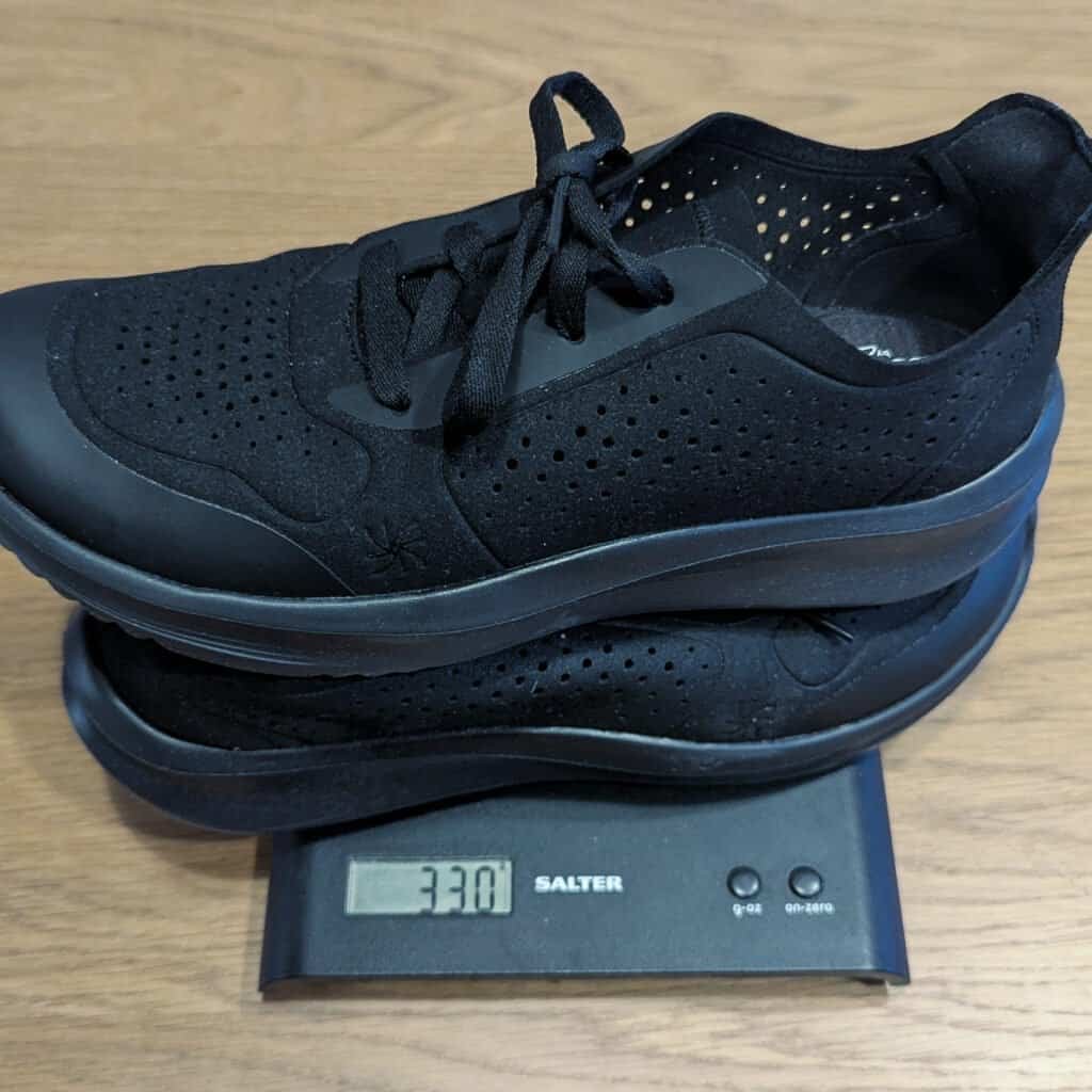Ultralight Trainers - Sneakers - Clarks Cloudsteppers Solvenva Tie - 330g in UK Size 6.5 - shown on scales