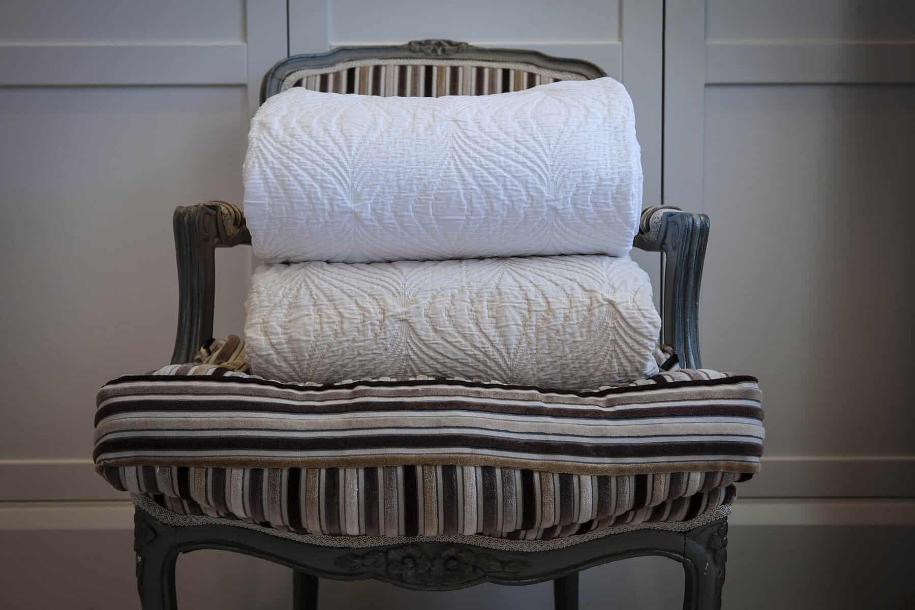 Lantern Bed Cover Set - Image 2