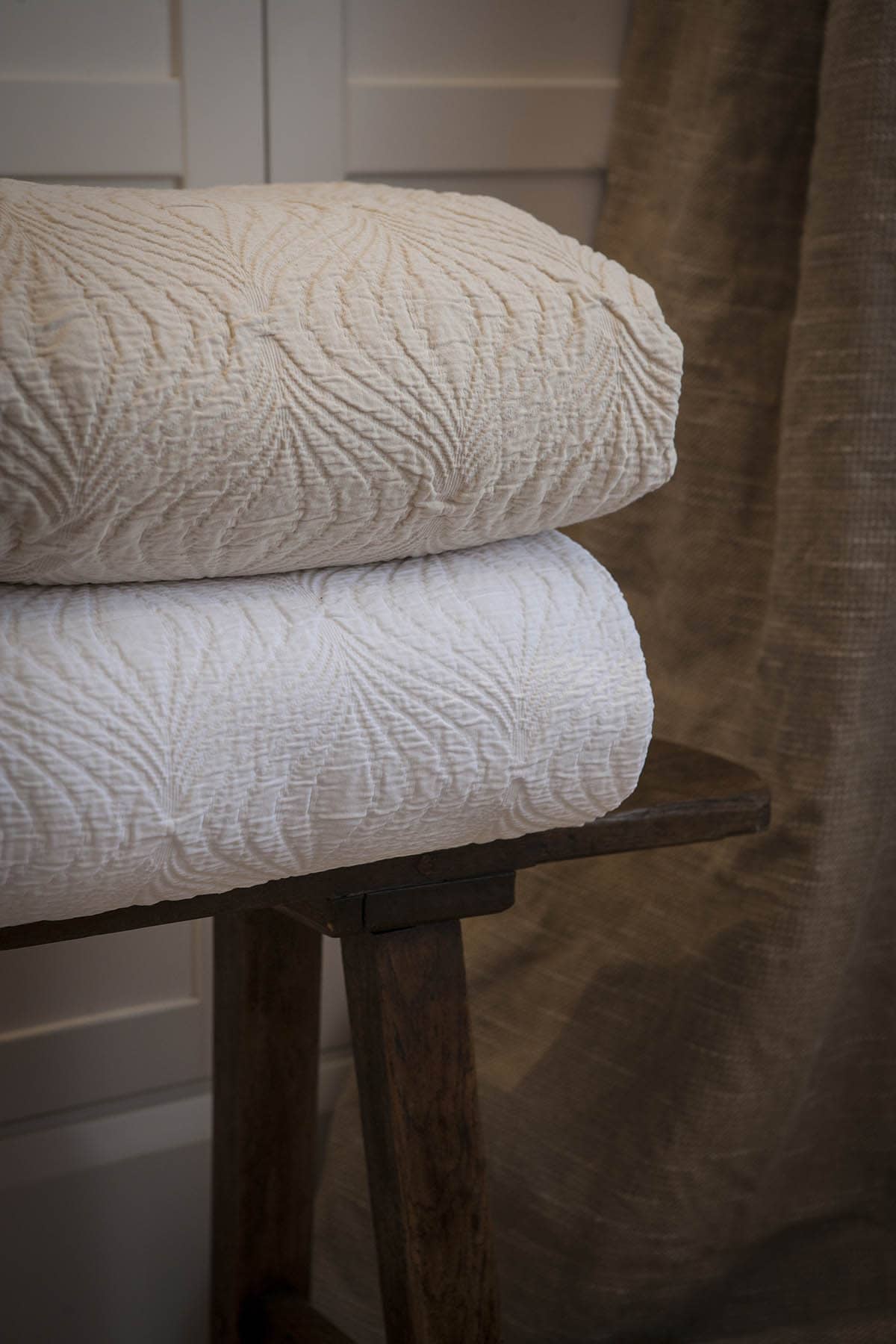 Lantern Bed Cover Set - Image 3