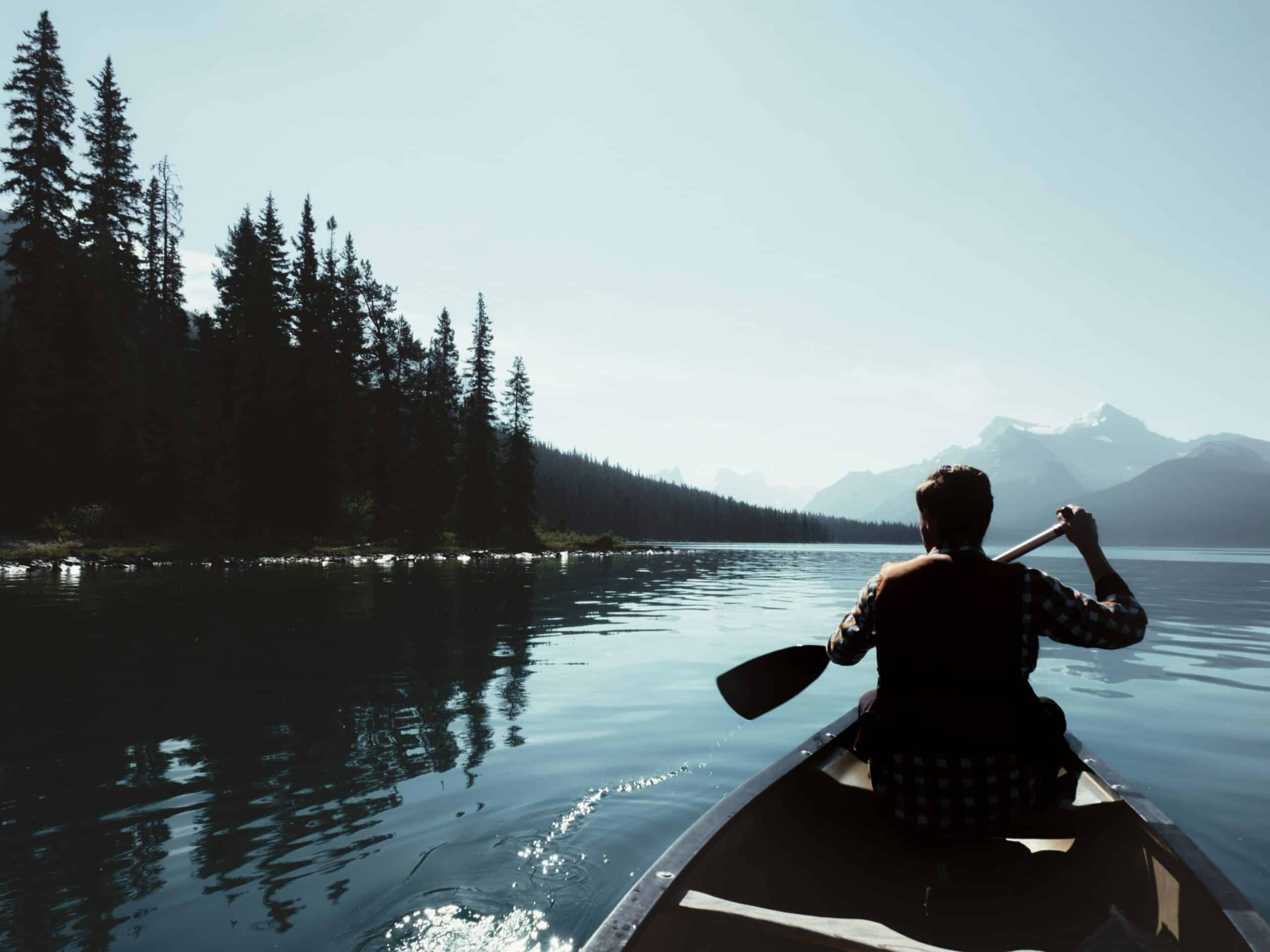 Kayak vs Canoe: Speed and Stealth or Space and Stability