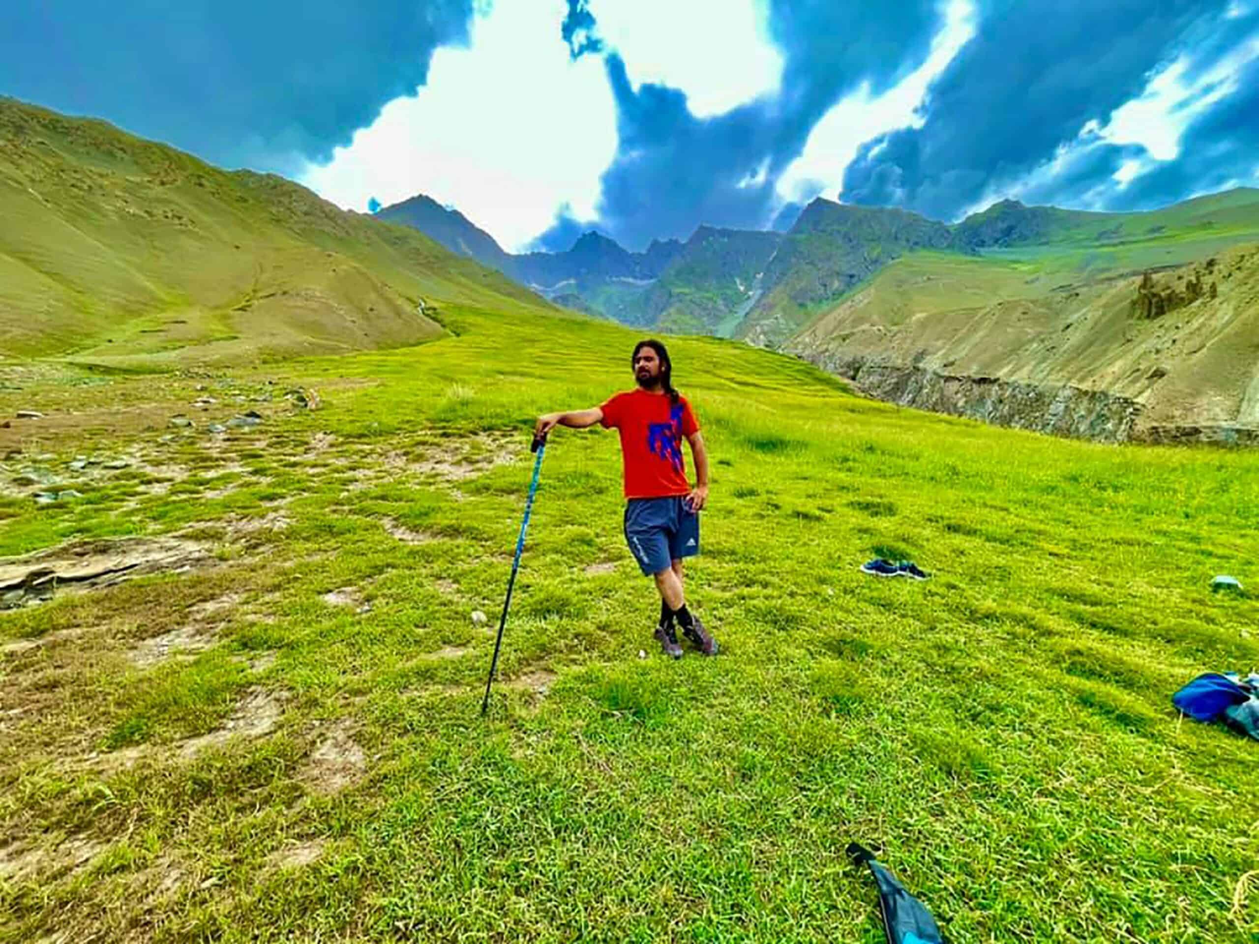 How to Adjust Trekking Pole Height: Elbow Angle, Climbs, and Descents