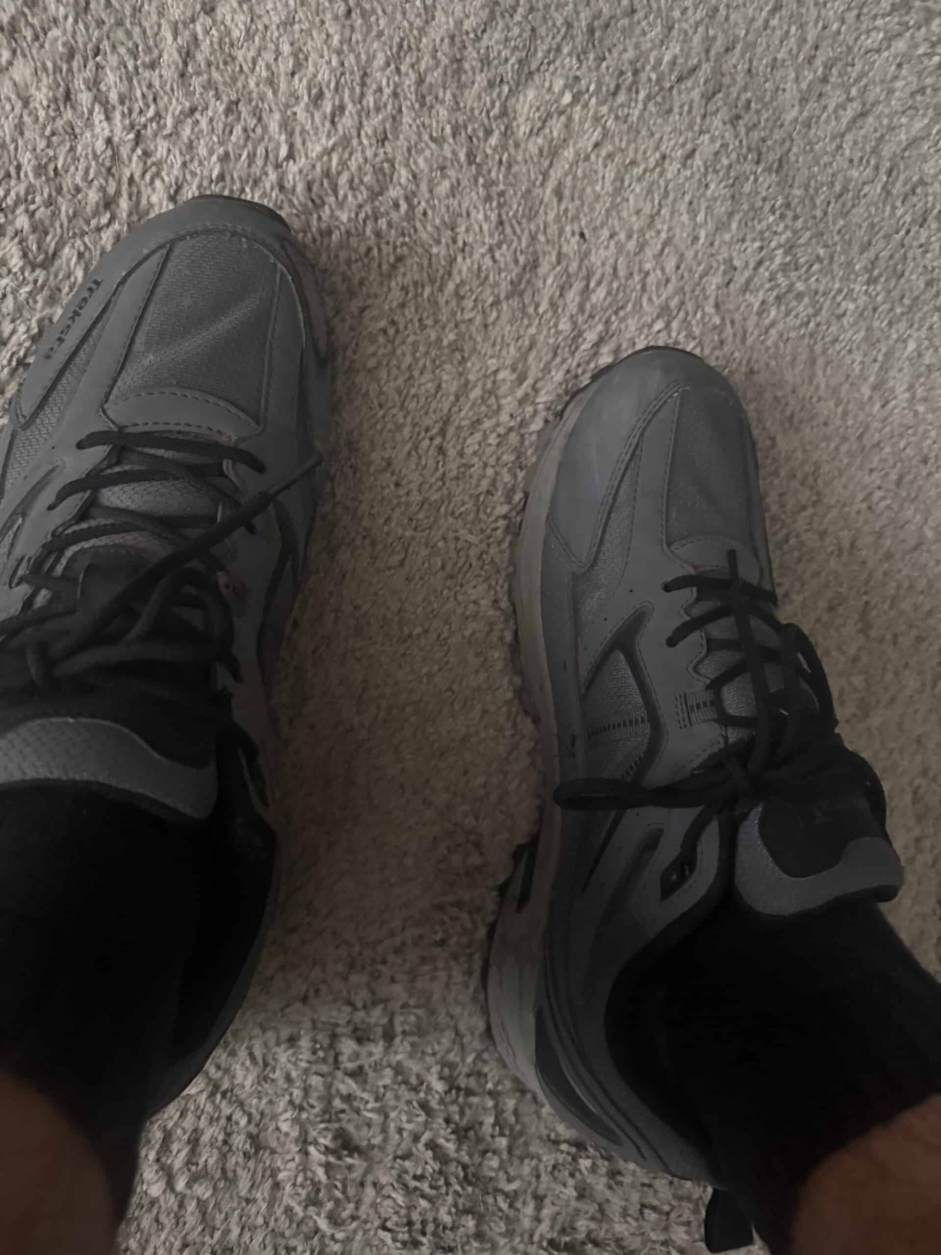 Why Do My Feet Swell on Long Hikes: Circulation, Heat, and Shoe Fit