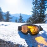 a UV blocking winter hiking googles set
