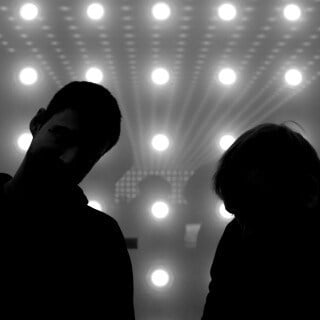 MIDIMILIZ silhouettes with lights on Partybody.