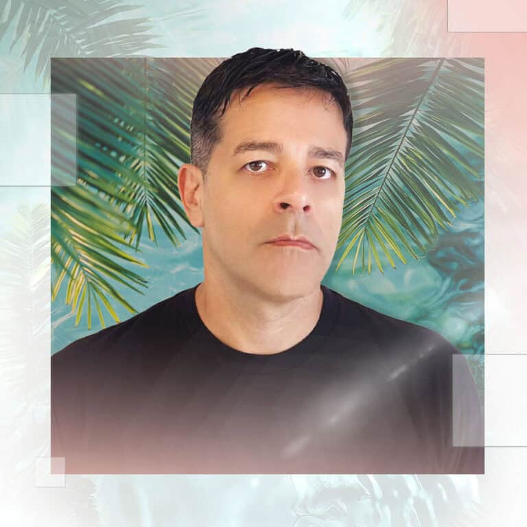 Portrait of a man with a tropical background on Partybody.