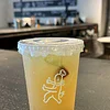 PET cups for serving plum lemon tea, suitable for bubble tea shops, tea shops, coffee shops, and juice shops.