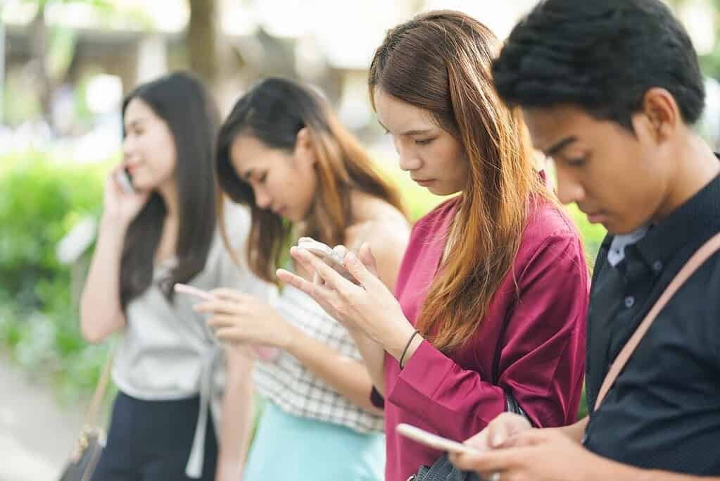 Come usi il cellulare