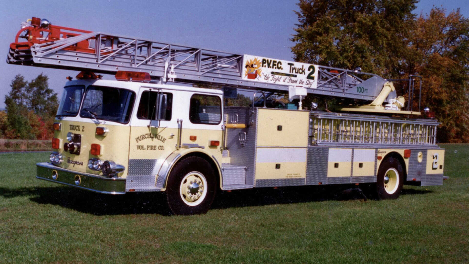 Purcellville Volunteer Fire Company | Truck 2 (1974 Seagrave SR 100’) – Retired 2002