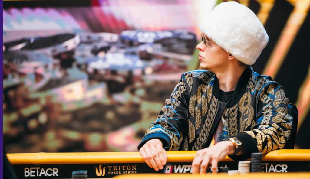 Ossi Ketola pokeripöydässä