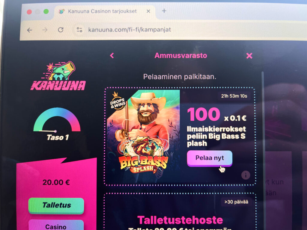 Kanuuna kasinon tarjoamat kierrätysvapaat ilmaiskierrokset, 100x 0,1 € panoksen kierrosta. Pelaajan saldona näkyy olevan 20 €.