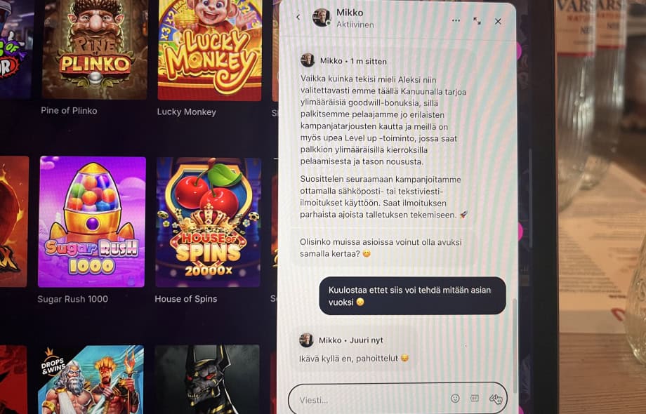 Kanuuna Casinolla auki live-chat, jossa asiakaspalvelija kertoo ettei ylimääräisiä bonuskierroksia ja asiakas pahoittelee tilannetta"