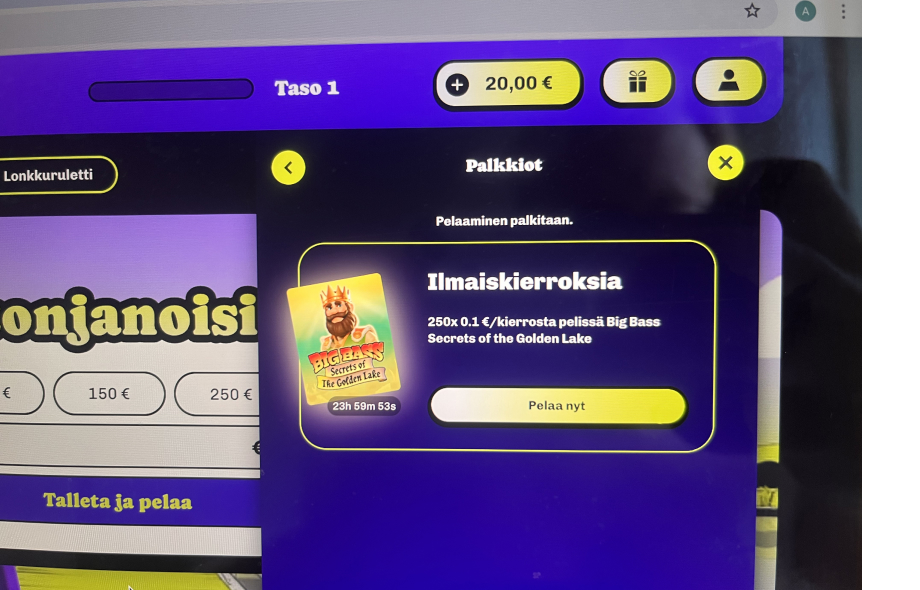 Kuvassa pelaaja on saanut Lonkero Casinolta kierrätysvapaita ilmaiskierroksia peliin Big Bass Secrets of the Golden Lake. Kierrosten määrä 250 kappaletta ja arvo 0,1€ kappale.
