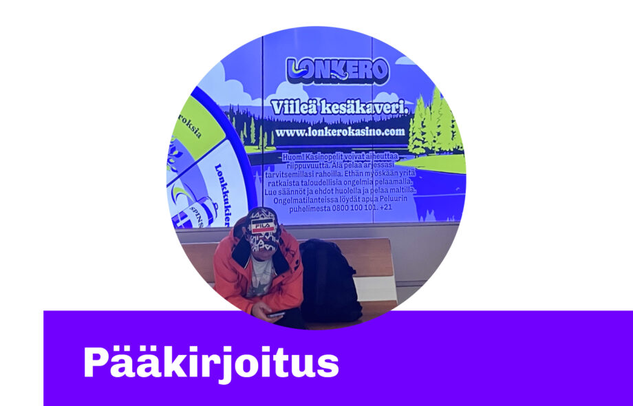 Lonkero Kasinon mainos Tallinnan satamassa ja Rahapelisanomat teksti "Pääkirjoitus".