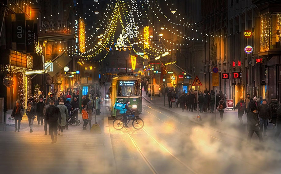 Näkymä Helsingin Aleksanterinkadulta.