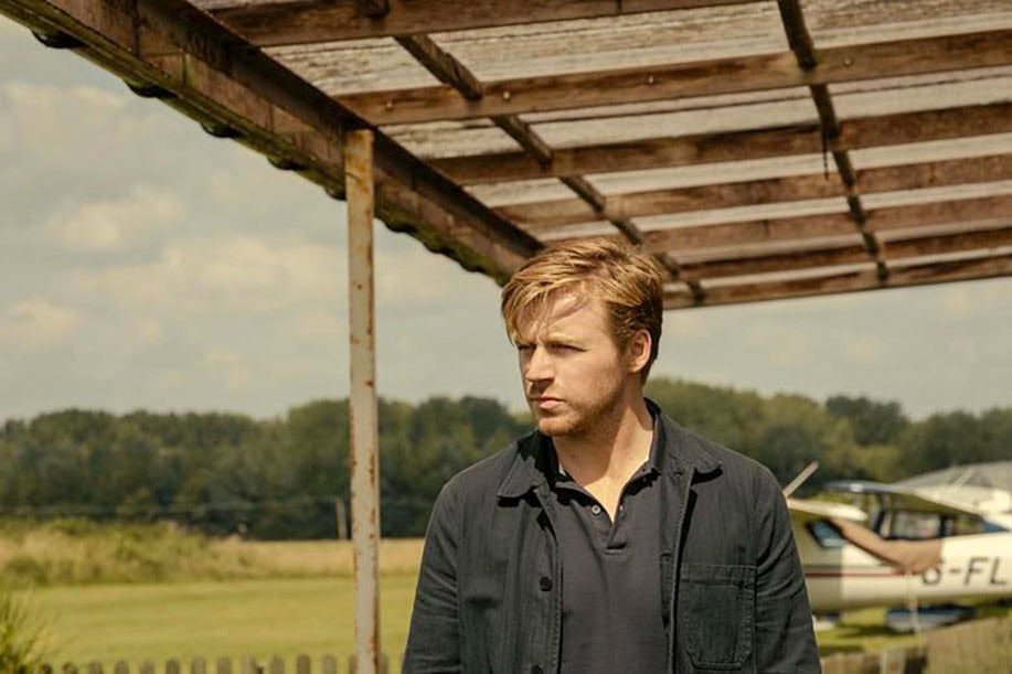 Kuvassa näyttelijä Jack Lowden.