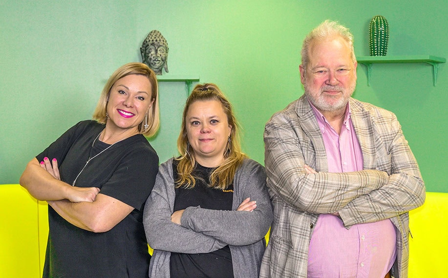 Kuvassa Titti Myhrberg, Laura Sandström ja Wille Wilenius.