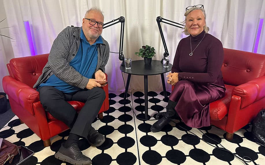 Kuvassa Rahapelisanomien Wille Wilenius ja juristi Pia Ek.