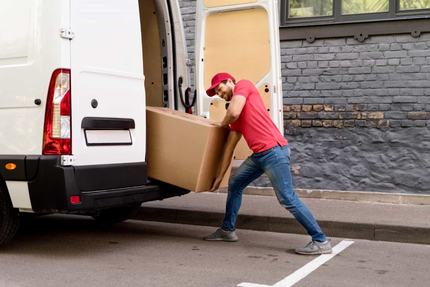 How to Pack a Moving Truck: Expert Advice for Safe and Easy Loading