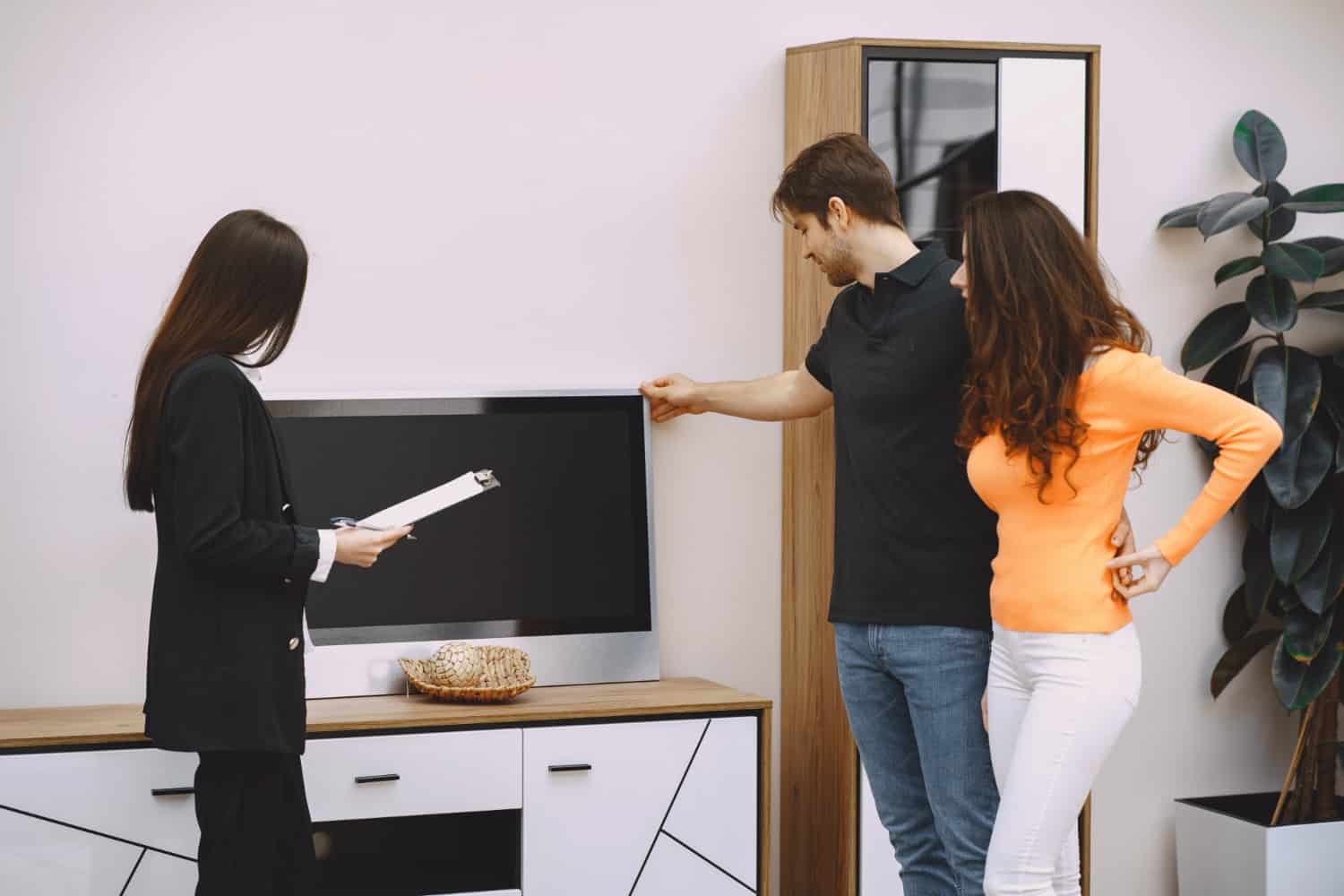 How to Pack a TV for Moving: Avoid Damage During Transit