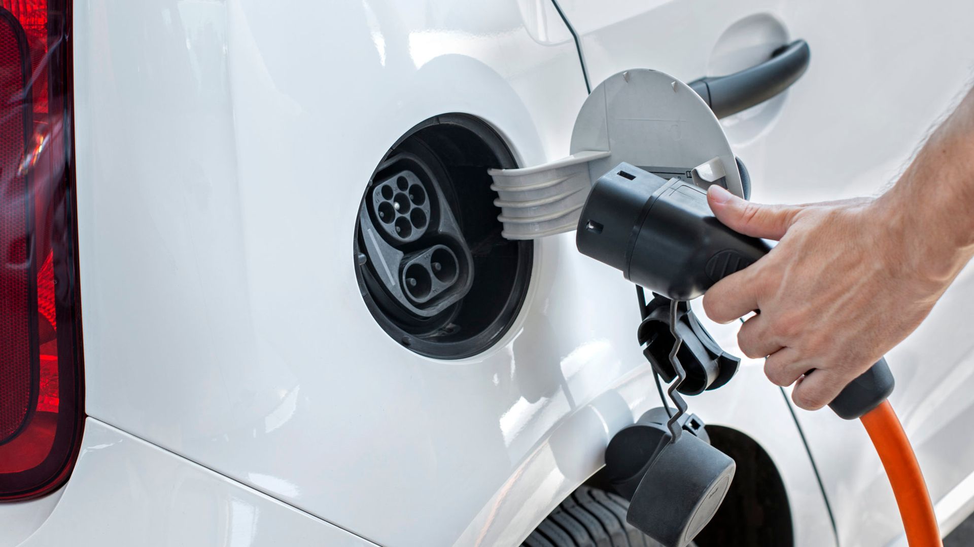 ¿Por qué los coches eléctricos son el futuro de la movilidad?