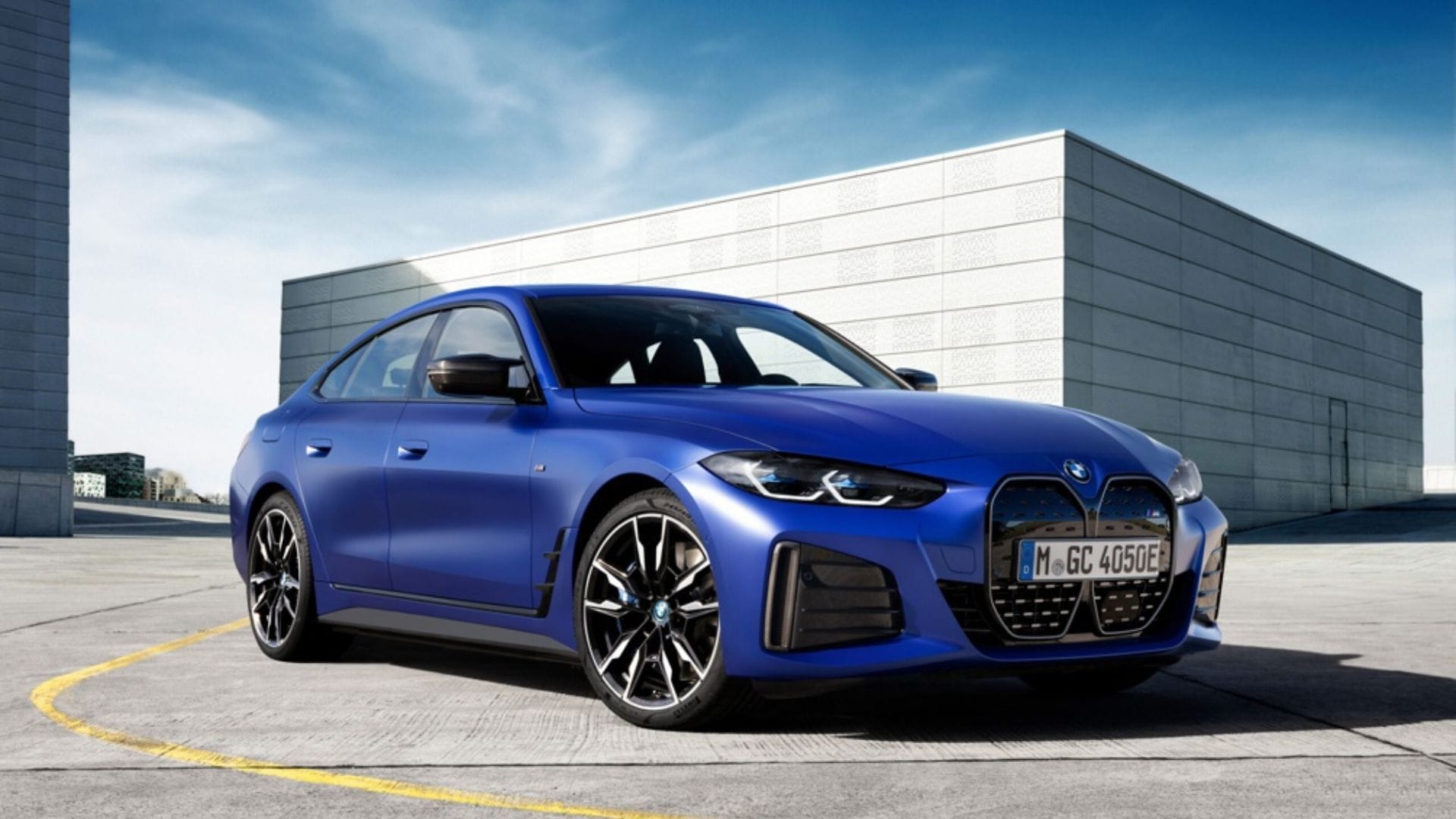 Reparación coche eléctrico BMW i4 en Murcia