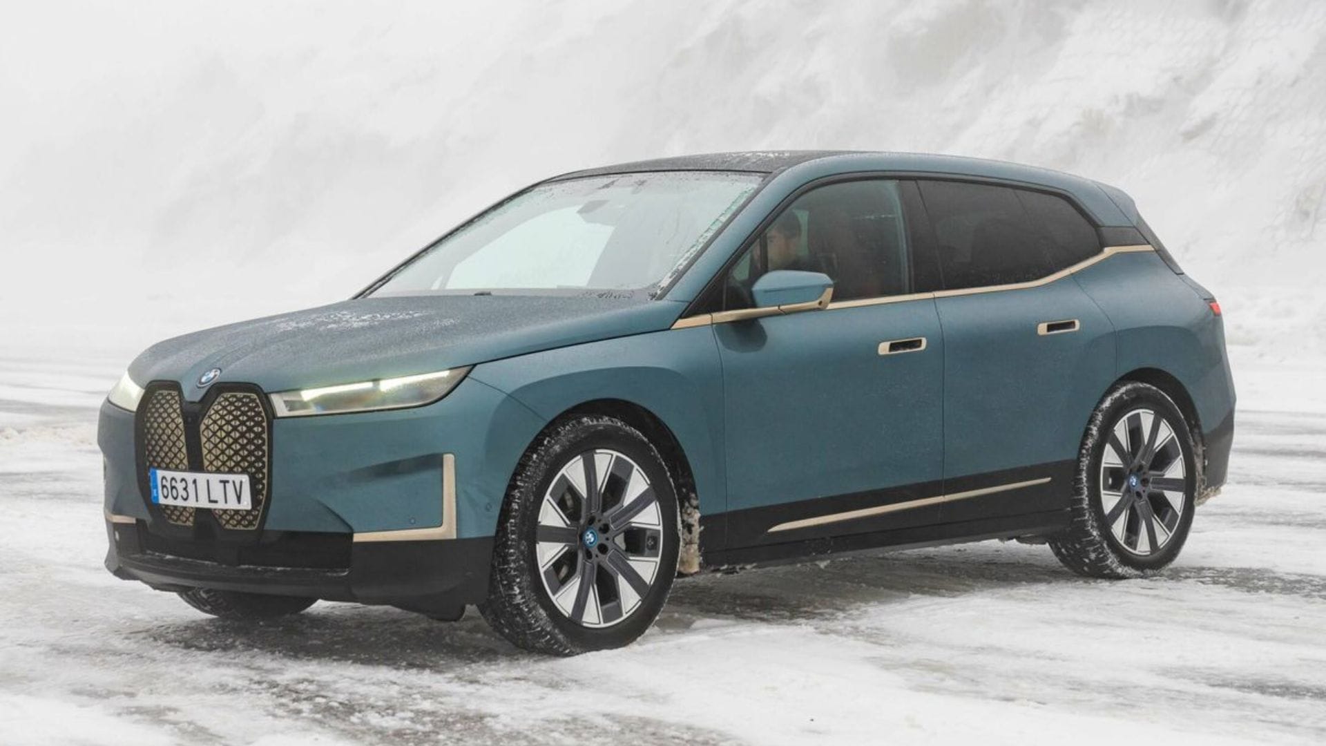 Reparación coche eléctrico BMW iX en Valencia