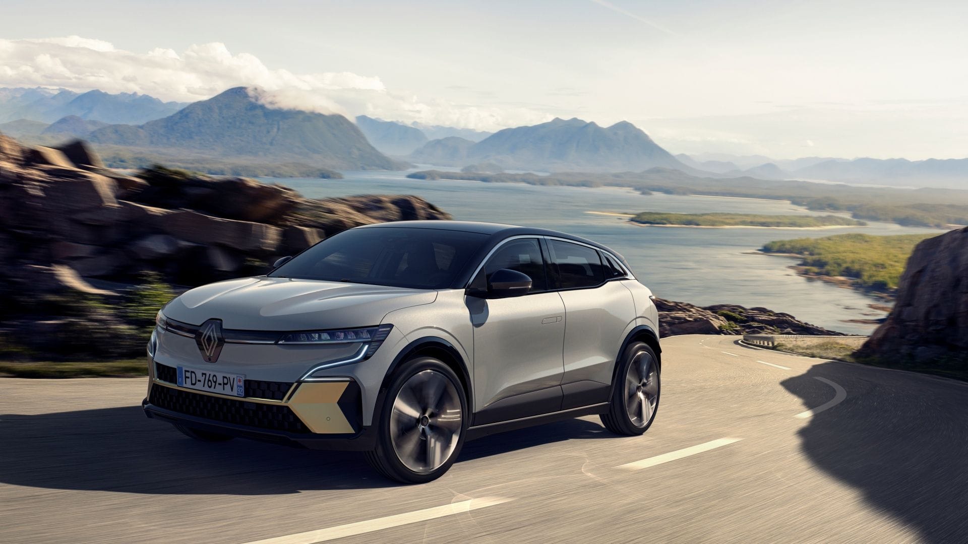 Reparación coche eléctrico Renault Megane E-Tech en Zaragoza