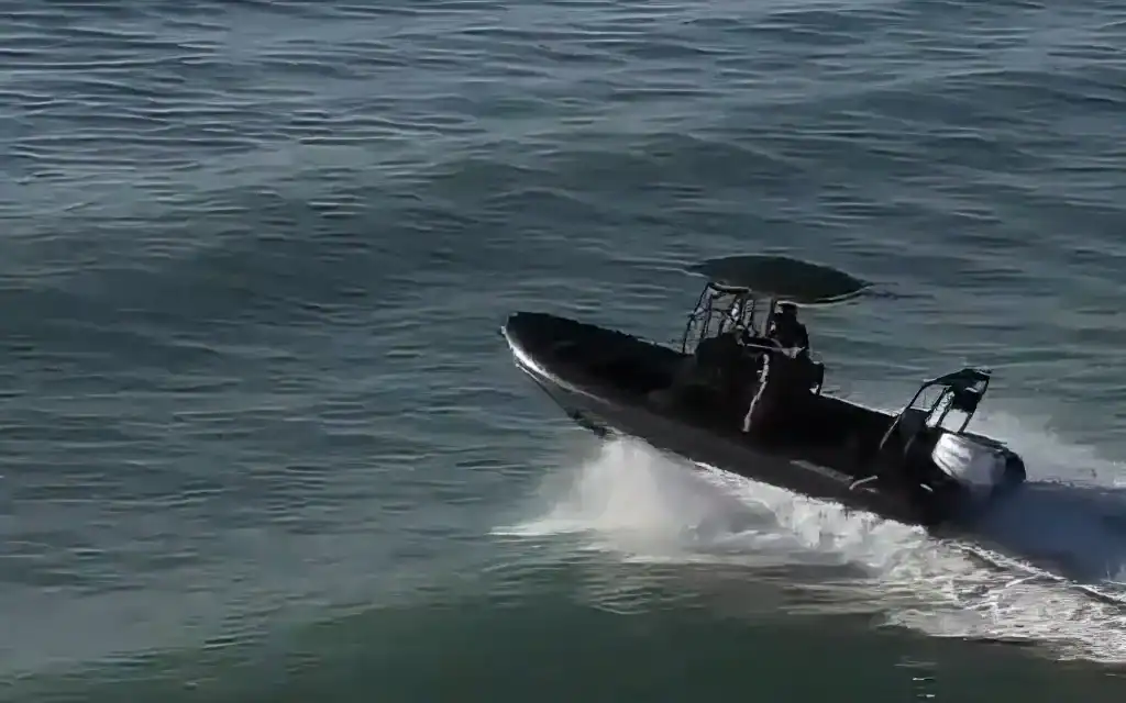 Highfield Patrol 660 Black Edition wave @ RIBs ONLY - Home of the Rigid Inflatable Boat