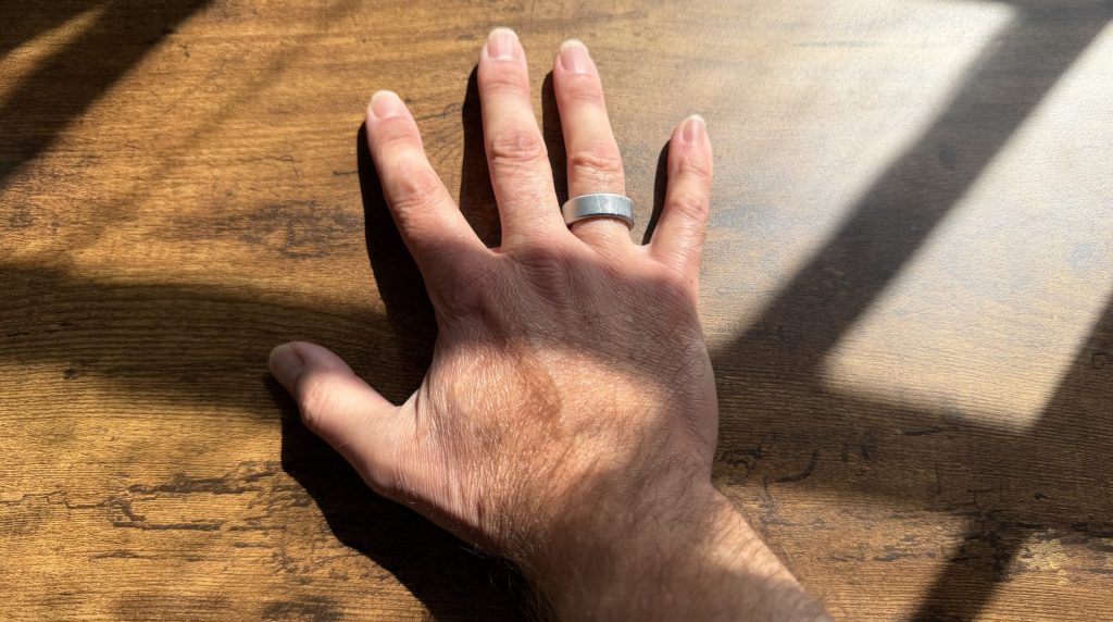 Oura Ring 4 on my hand