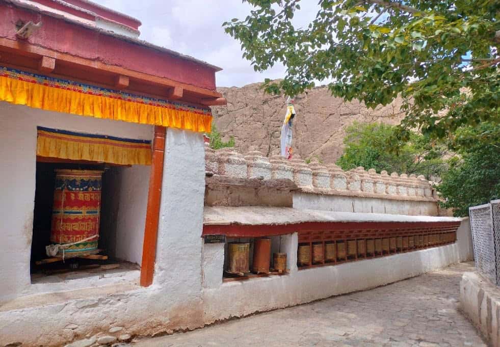 Monasteries of Ladakh: Experiencing Buddhism in the High Mountains Monasteries of Ladakh