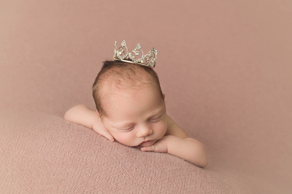 Durham Newborn Photographer | Sally Salerno Photography | www.sallysalernophotography.com