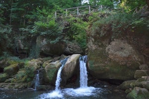 Parkeren Schiessentümpel waterval Mullerthal Luxemburg