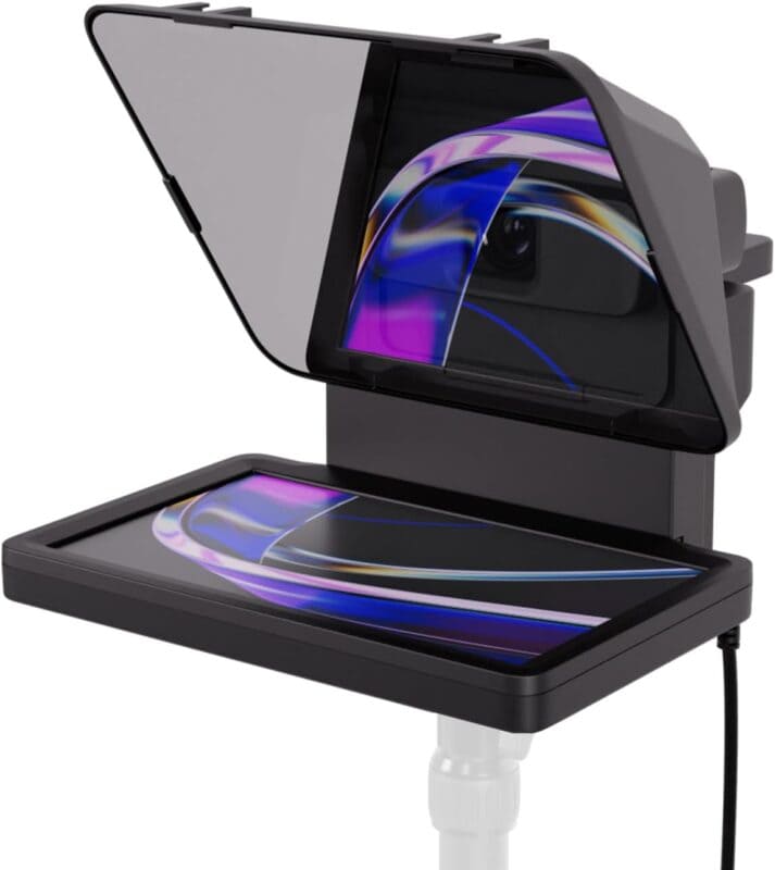 Podcaster Modern teleprompter device with screen reflection