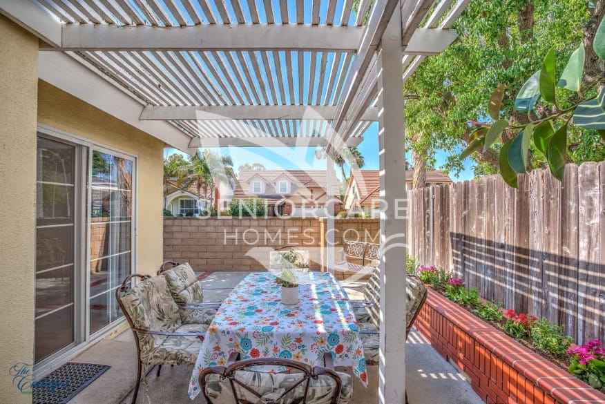 Outdoor Dining in Irvine Cottages, a small care home on Longstreet in Irvine
