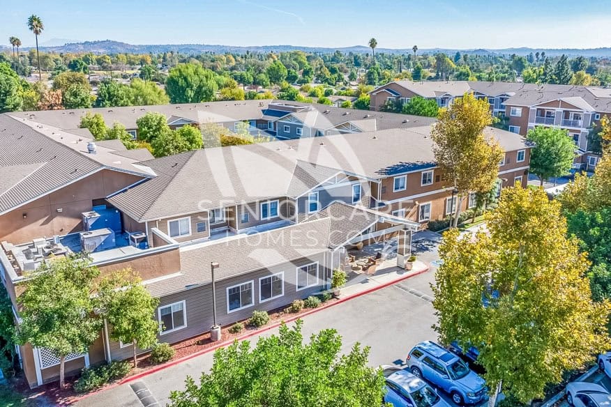 Exterior aerial view of Discovery Commons Raincross Senior Living