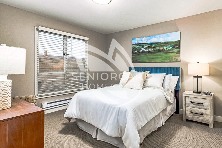 Beautiful, bright private bedroom at Ivy Park Seal Beach