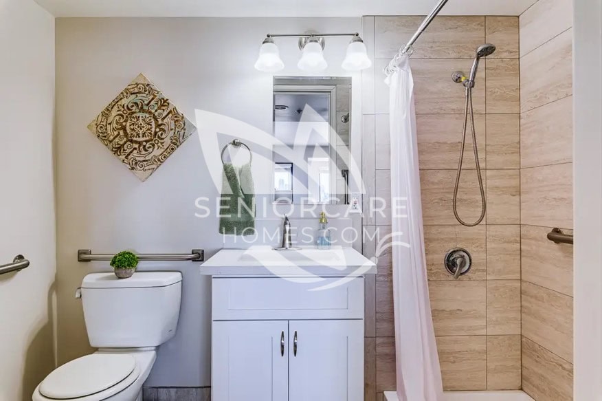 Modern private bathroom at Sakura Gardens Los Angeles
