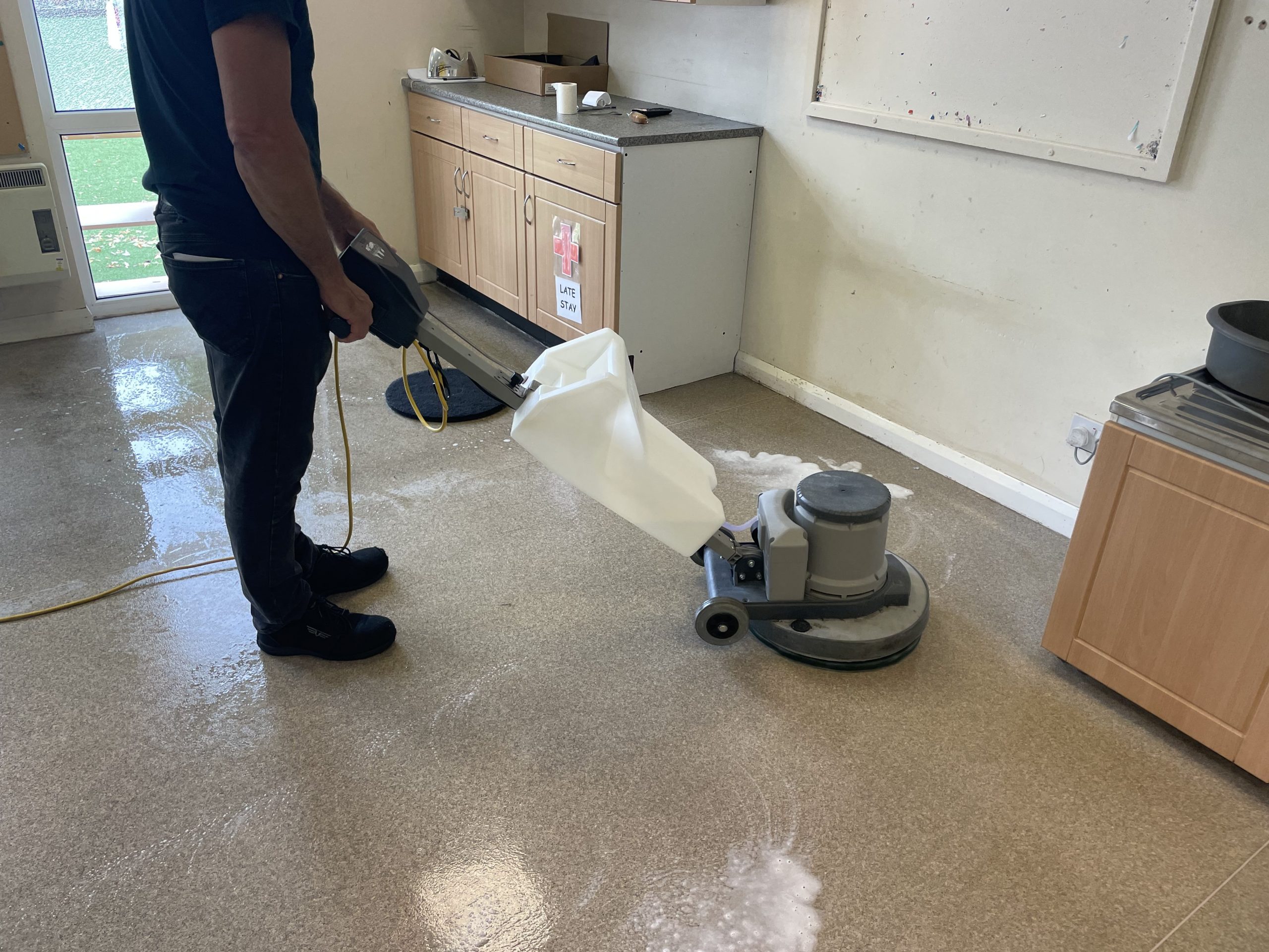 deep cleaning hard floor equipment