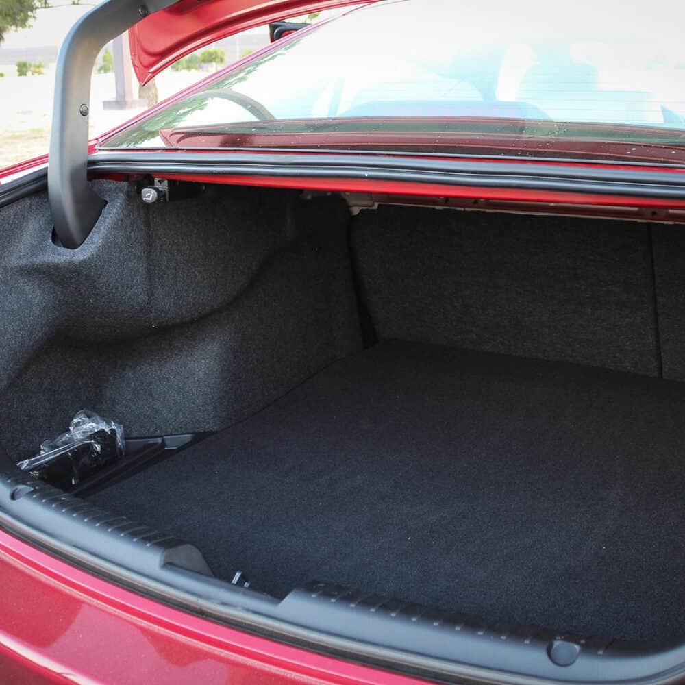 Luggage area kit for Mazda 6, enhancing trunk organization and protection.