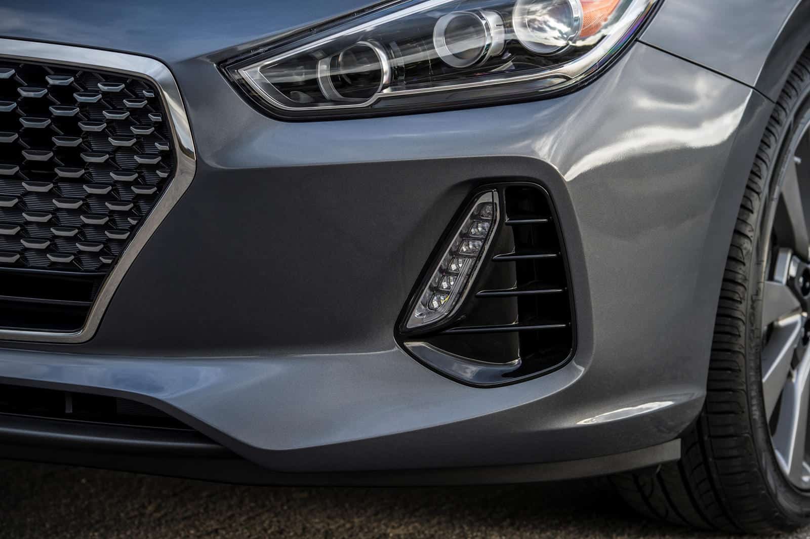 High-quality Hyundai Elantra-GT headlamp and fog lamp kit for improved visibility and style. Perfect.