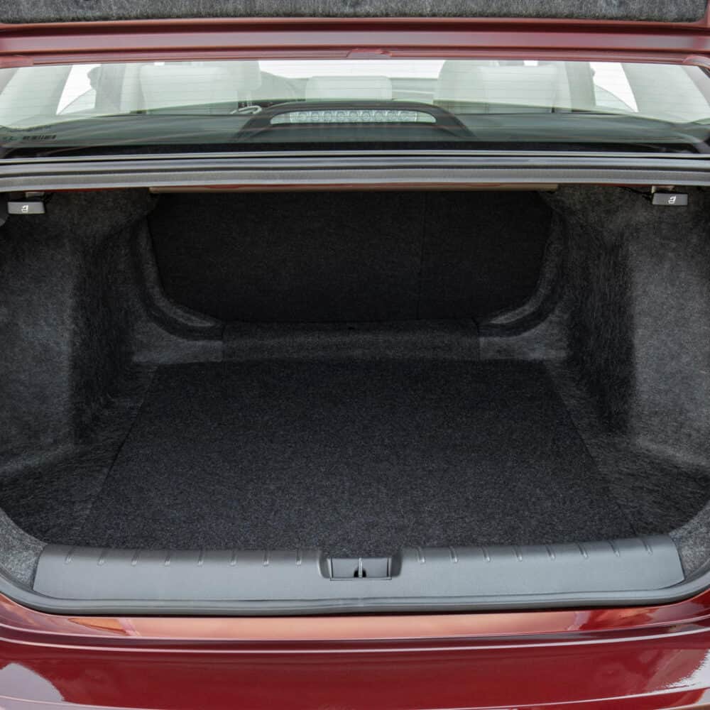 Luggage area kit for Honda Insight to improve trunk space and prevent damage.